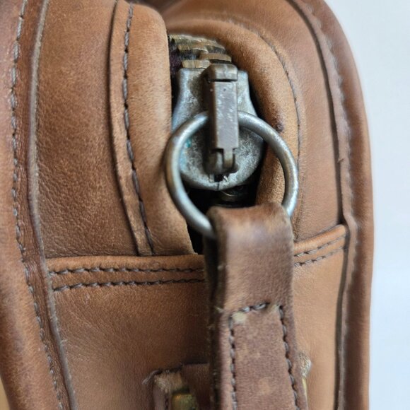 EUC & HTF Vintage Coach Skinny Flight Bag (#9706) in Putty - Picture 5 of 15